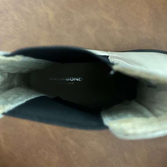 SOLD - Vagabond Tara Platform Chelesa Boots (size 9) - Picture 11 of 11